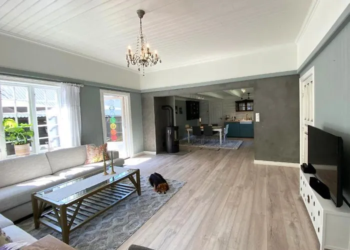 - Full House With Two Bedrooms, Patio, Garden And Location Villa *
